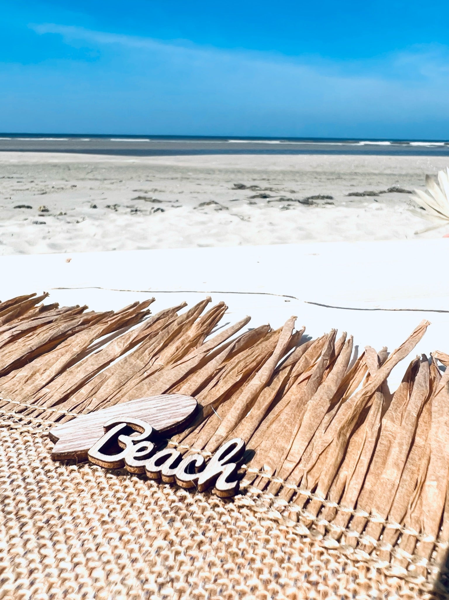 confettis en bois-beach-planche de surf-setde table-toile de jute
