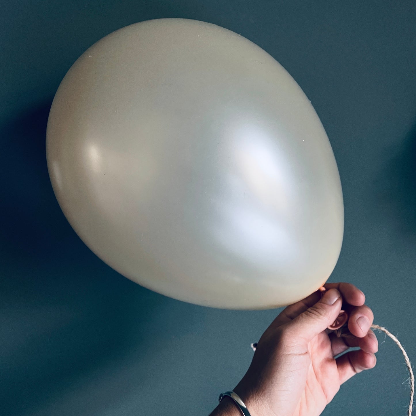 Ballon en latex blanc-décorer un mariage-fête de fiançailles-thème noir et blanc-bohème chic