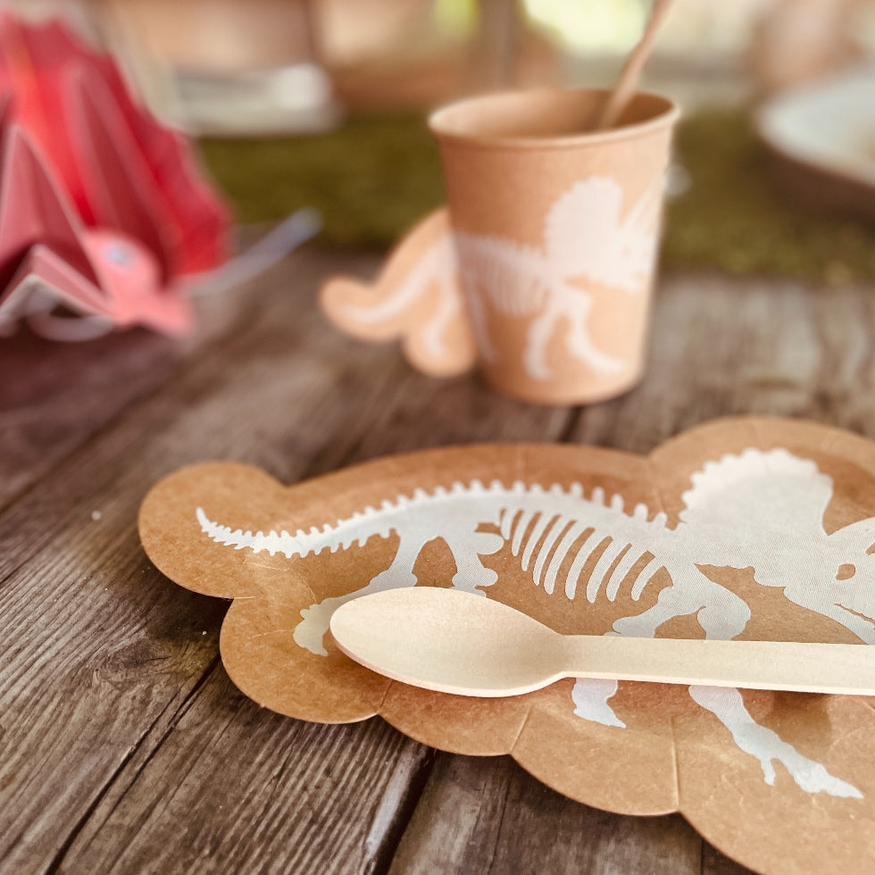 anniversaire garçon-thème dinosaure-cuillère en bois-assiette et gobelet carton dinosaure 